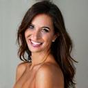 Foto ritratto di Laura Bianchi, cliente soddisfatta.